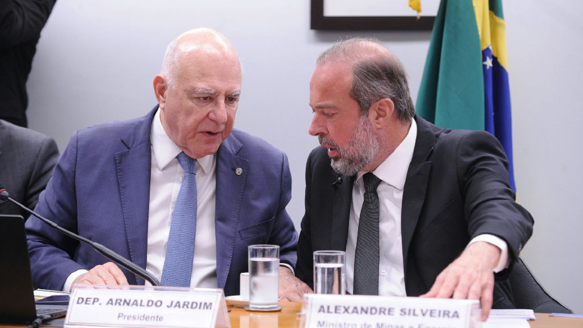 Possível adiamento do leilão LRCAP pode gerar perdas, adverte ministro