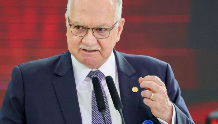Presidente do STF anuncia que tomará providências em caso de troca de mensagens