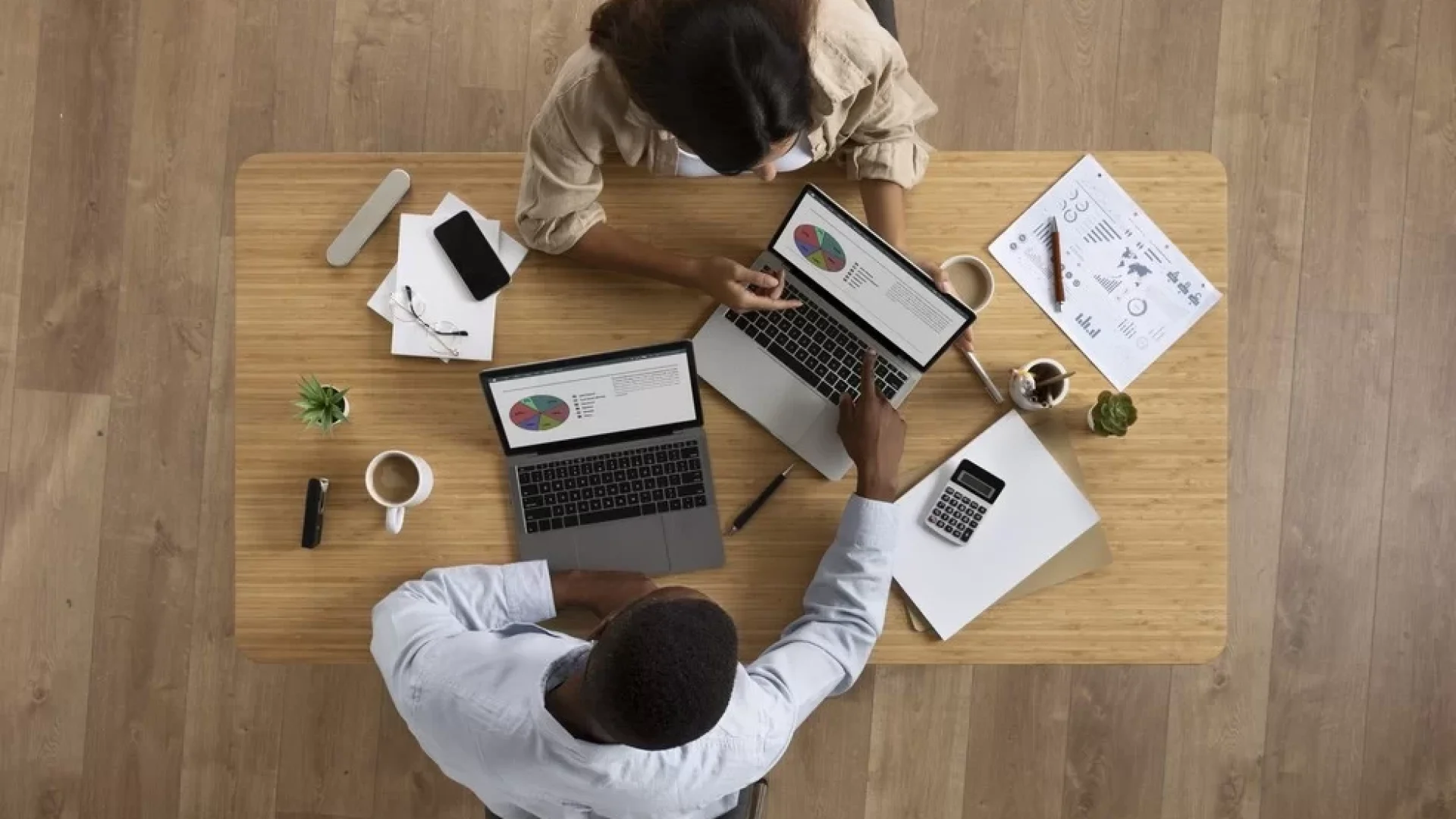 Produtividade sob suspeita: quase metade dos brasileiros finge estar ocupada no trabalho