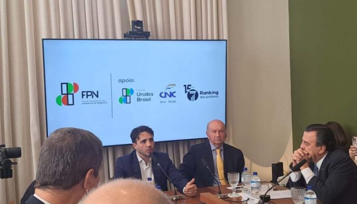 Renan Santos busca transição de influenciador digital para presidenciável