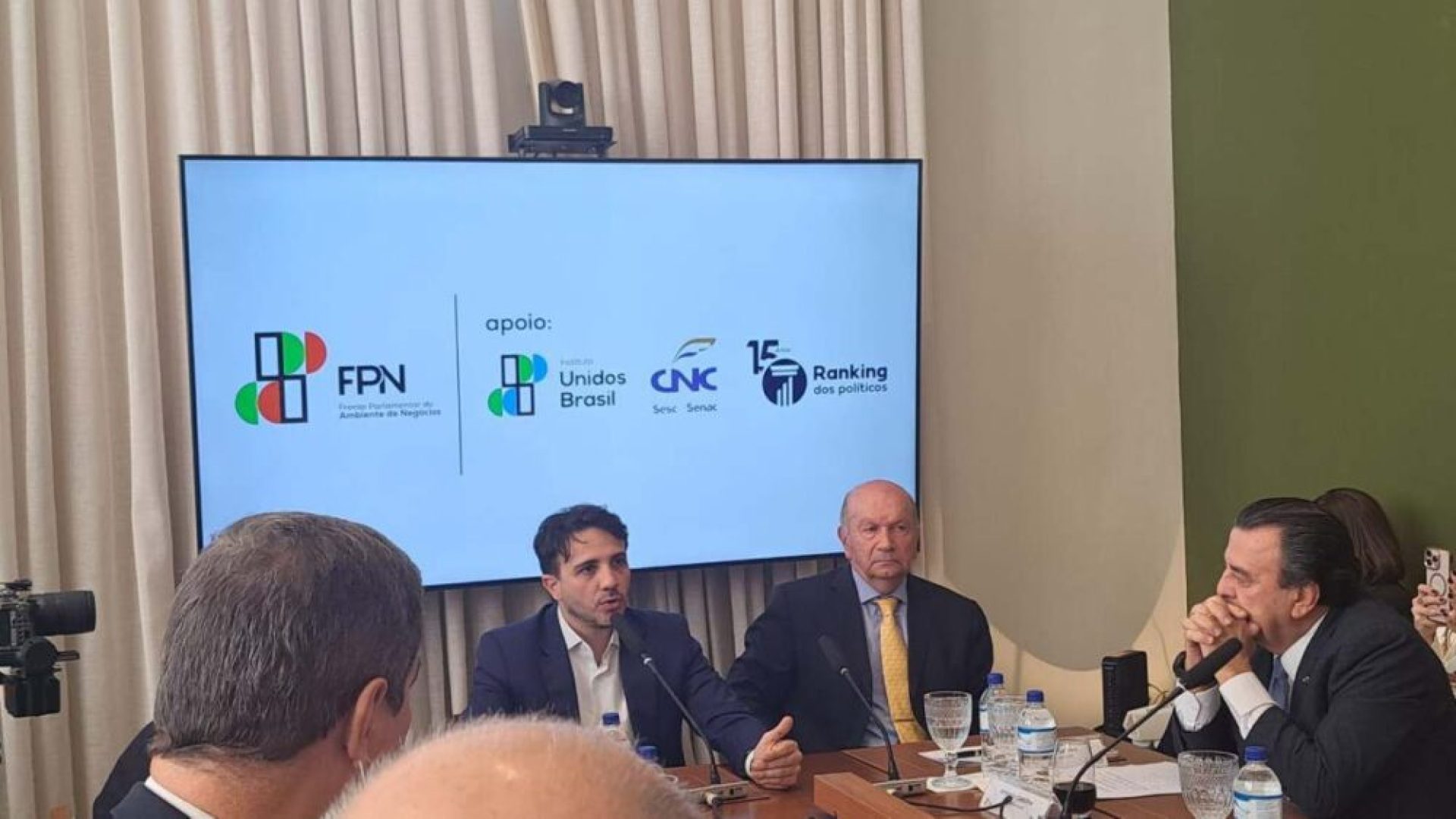 Renan Santos busca transição de influenciador digital para presidenciável