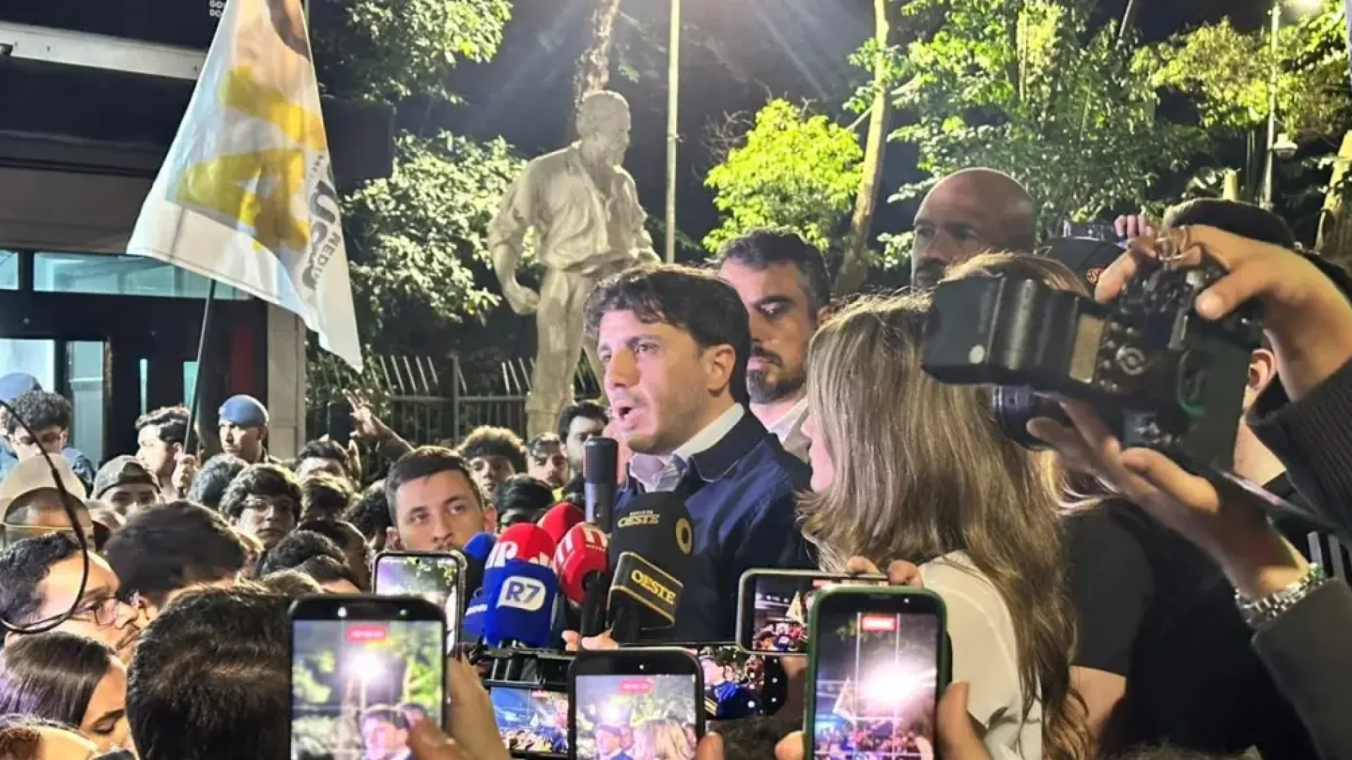 Renan Santos celebra retomada de campanha após decisão de Dias Toffoli no TSE