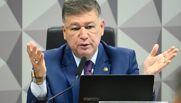 Senador de oposição articula CPI para apurar suposto tráfico de influência envolvendo filho de ex-presidente