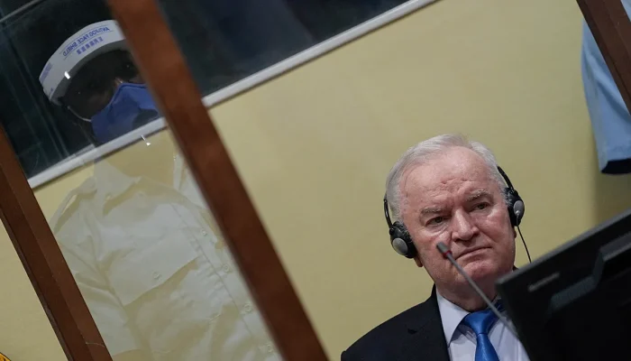 Sérvia realiza homenagens a Ratko Mladić sob pressão internacional