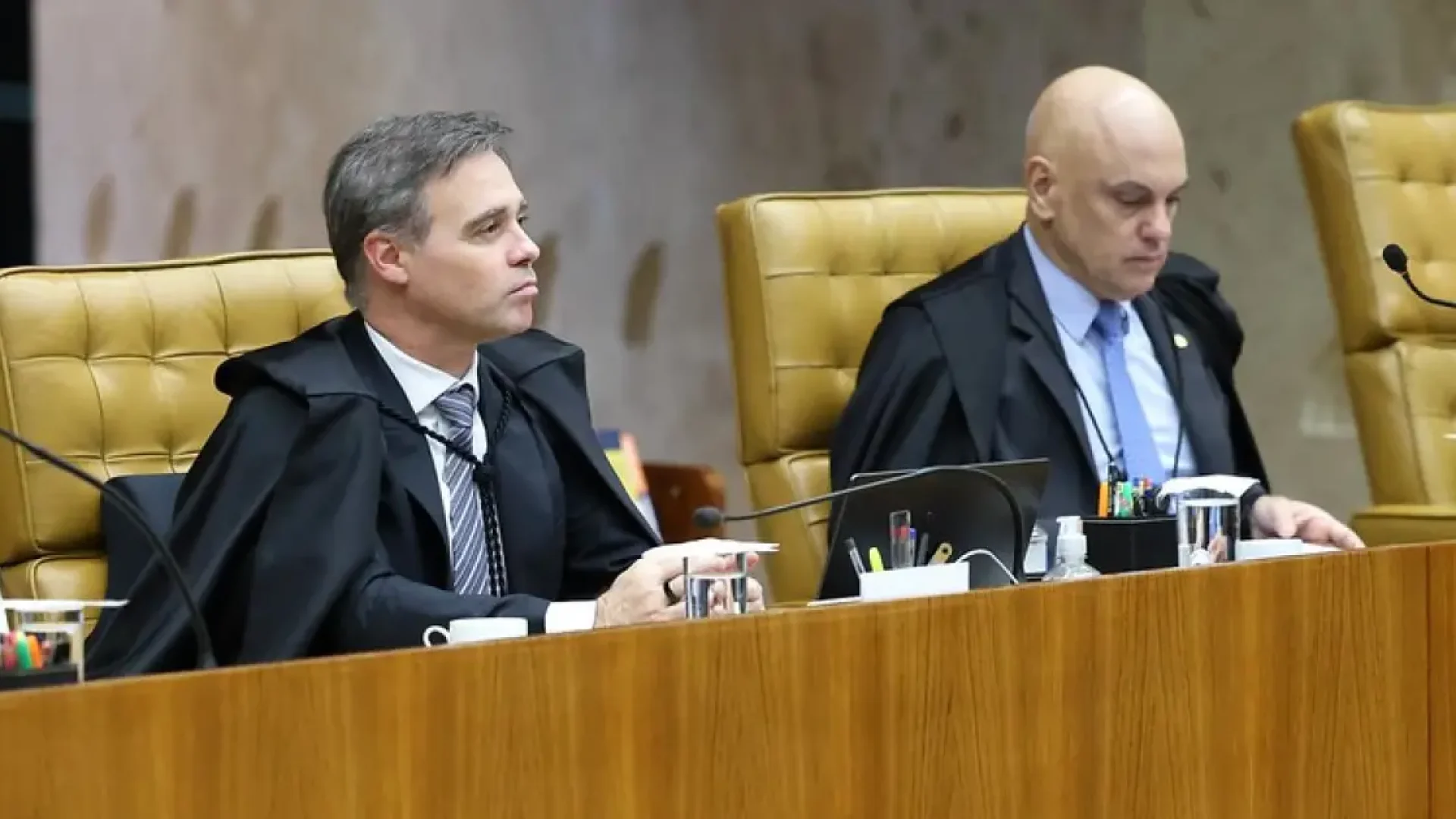 STF retoma atividades em sessão marcada por repercussão de mensagens entre Vorcaro e Moraes