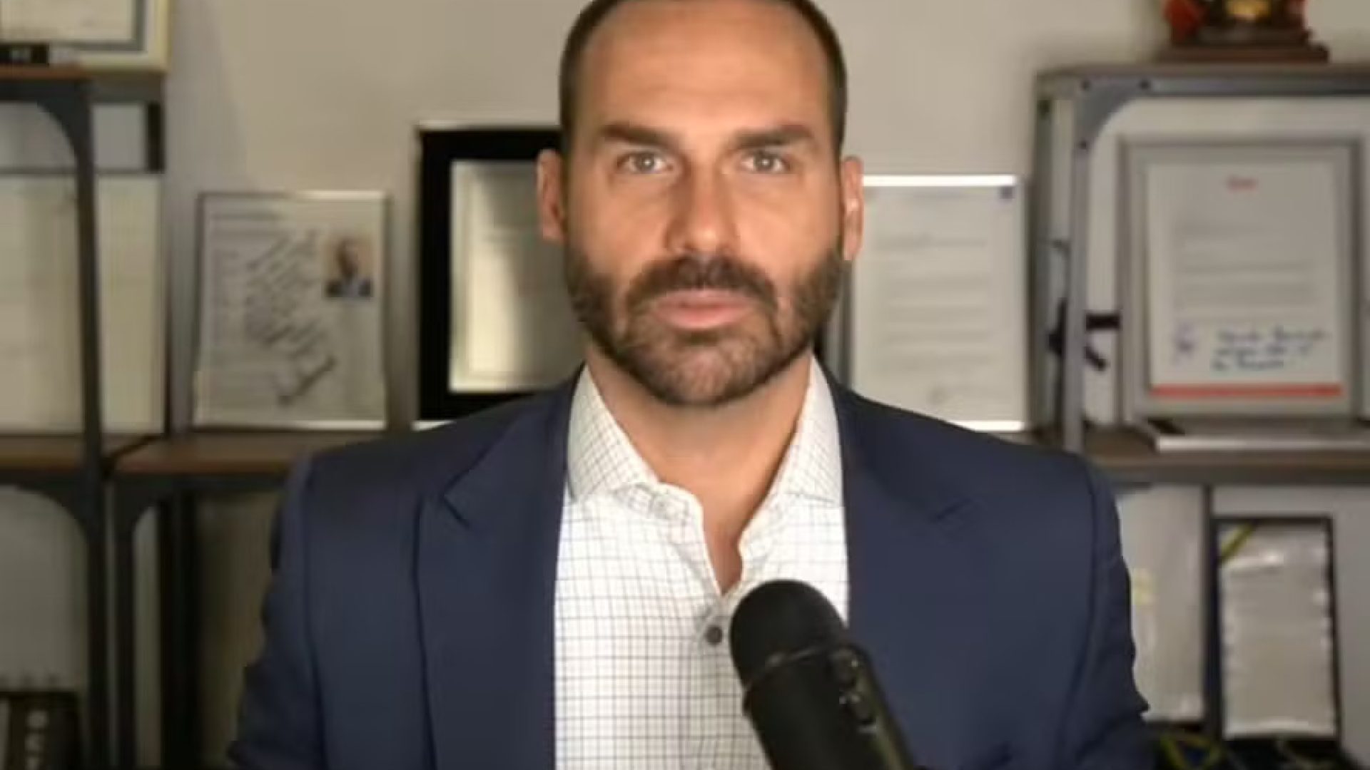 Supremo Tribunal Federal condena Eduardo Bolsonaro por difamação de deputada