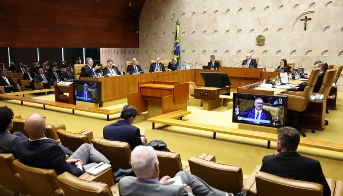 Supremo Tribunal Federal vira palco de disputa política e alerta especialistas