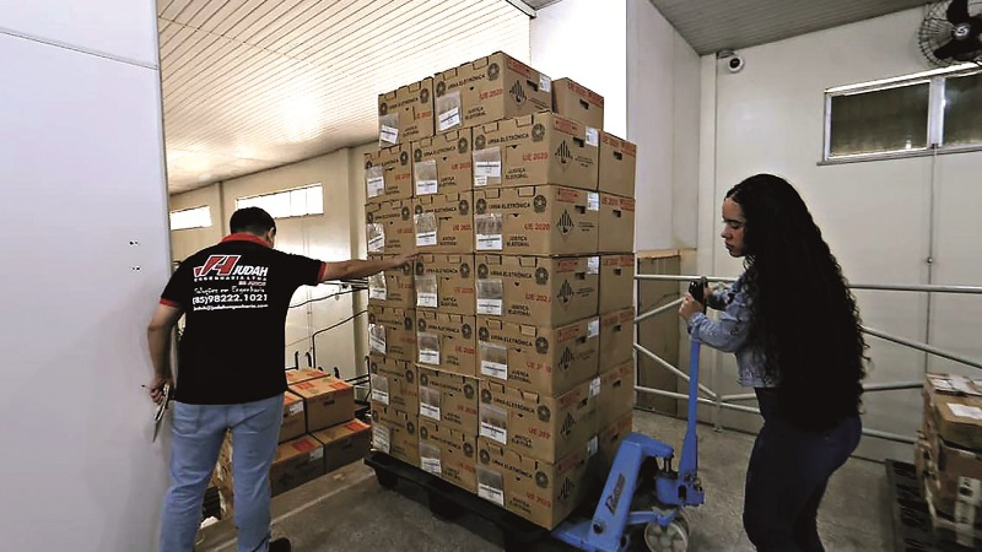 TRE do Pará inicia envio de 23,2 mil urnas para as zonas eleitorais Equipamentos serão distribuídos gradualmente a partir de Ananindeua, passarão por novos testes e começarão a ser preparados para a votação na segunda quinzena de setembro