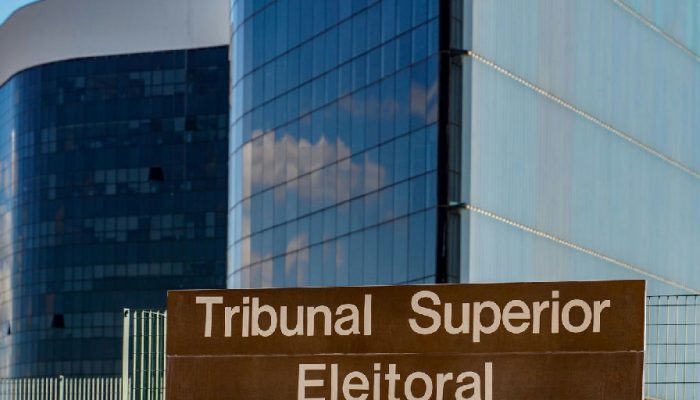 TSE avalia proibição de deepfakes em campanhas eleitorais nesta terça-feira